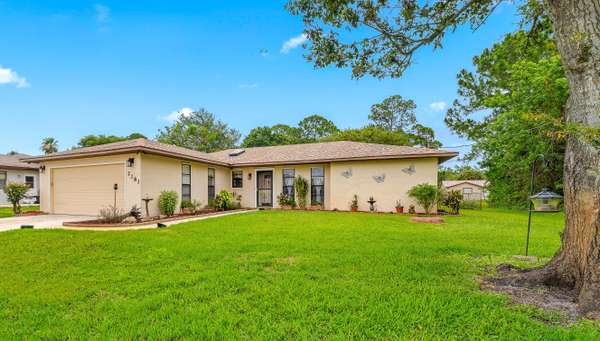 2381 SW Cooper LN, Port Saint Lucie, FL 34984