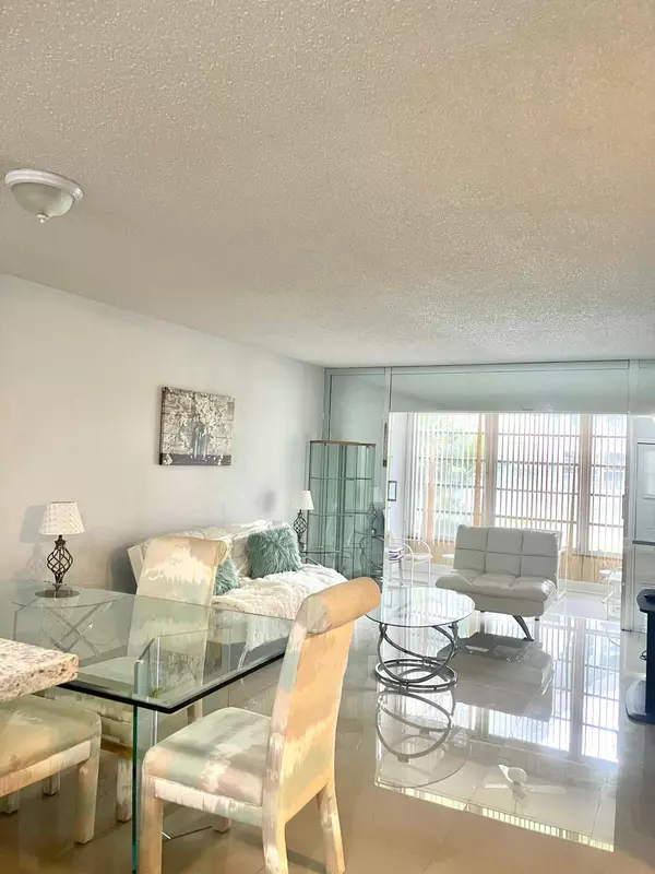 Lauderdale Lakes, FL 33319,5000 NW 36th Street 411