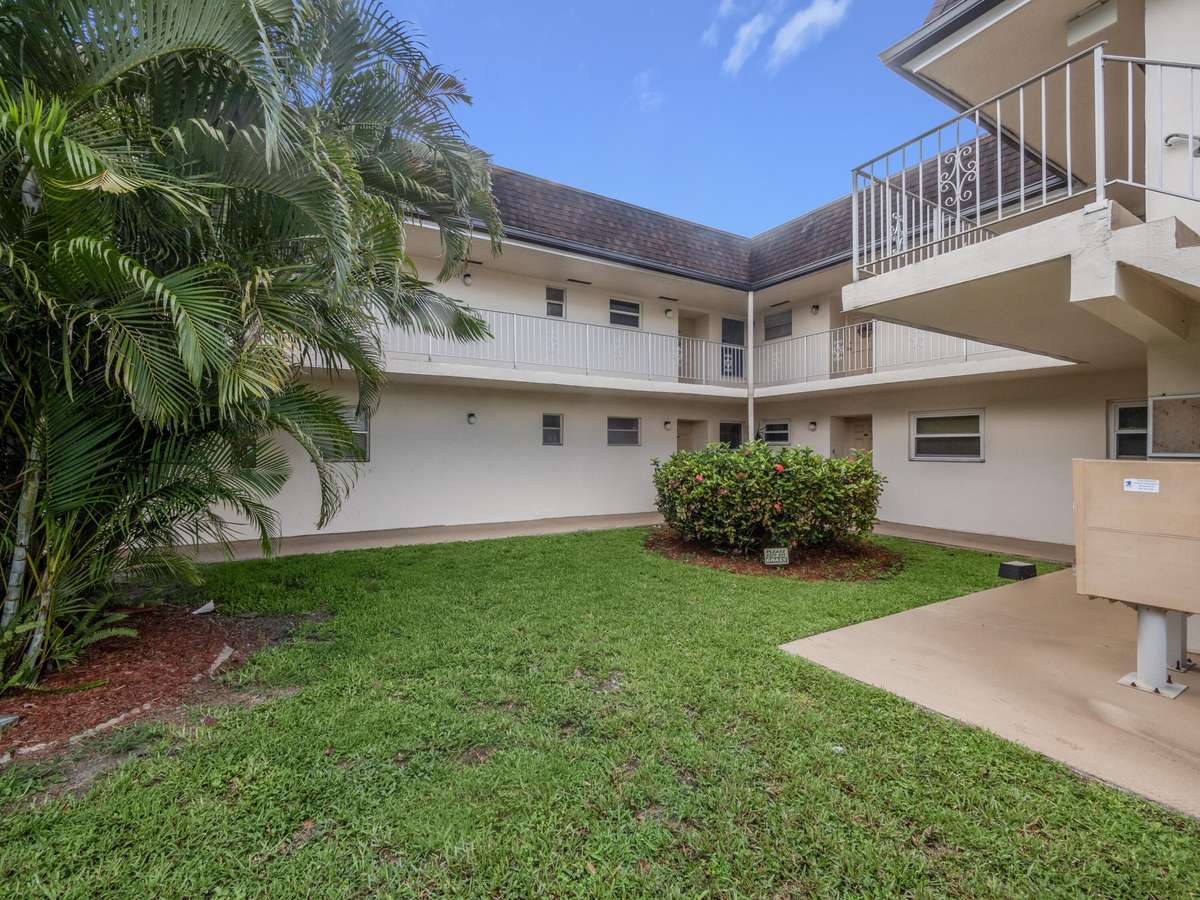 Palm Beach Gardens, FL 33410,10270 N Military TRL 5a