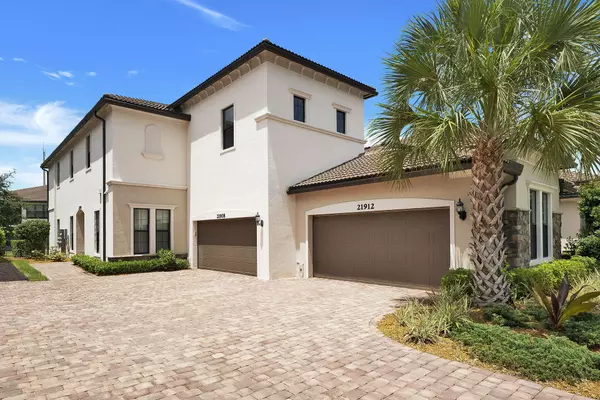 Boca Raton, FL 33428,21912 Canadensis CIR 201