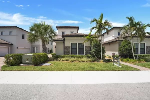 Boca Raton, FL 33428,21912 Canadensis CIR 201