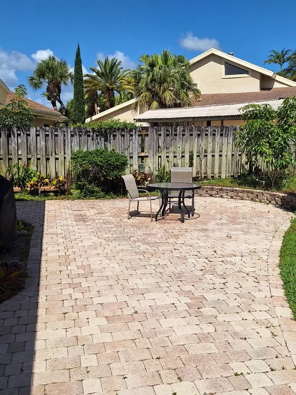 Boca Raton, FL 33433,7661 W Sierra DR