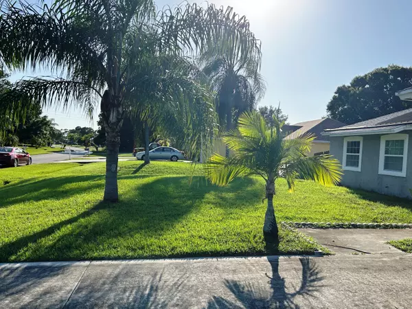 Port Saint Lucie, FL 34983,641 SE Damask AVE