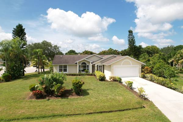 618 SE Stow Ter TER, Port Saint Lucie, FL 34953