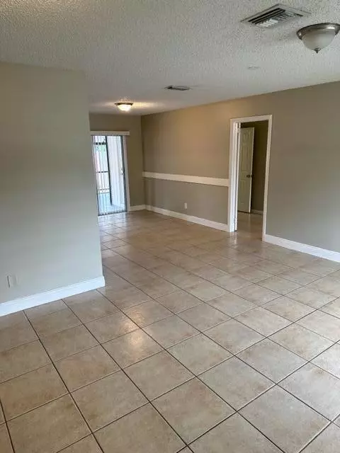 Lake Worth, FL 33467,9073 Lantern DR