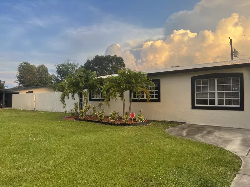 355 Johnston ST, Fort Pierce, FL 34982