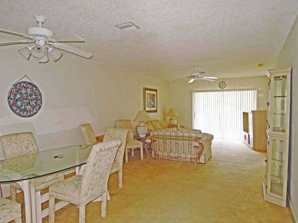 Fort Pierce, FL 34982,1203 S Lakes End DR Apt B2