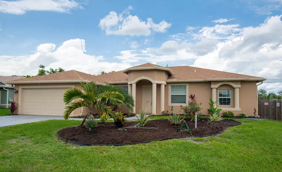 1585 SW Merchant LN, Port Saint Lucie, FL 34953