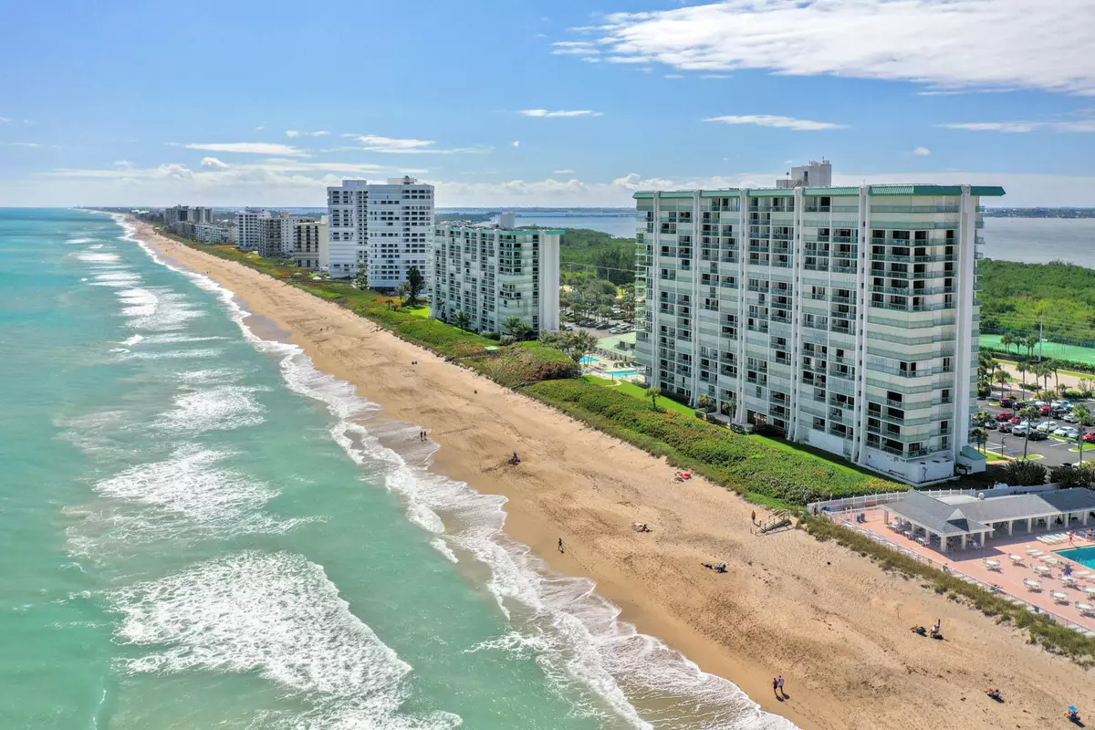 Jensen Beach, FL 34957,9900 S Ocean DR 605