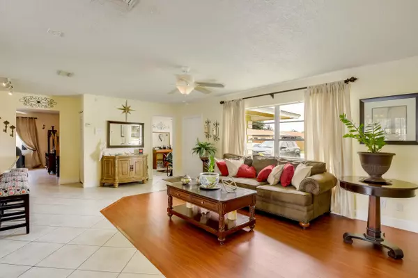 Lake Worth, FL 33463,5323 N Sandhurst CIR