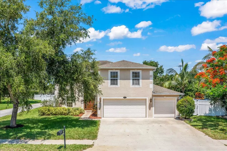 6041 Ridge Lake CIR, Vero Beach, FL 32967