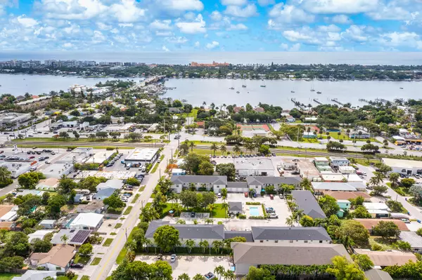 Lantana, FL 33462,328 W Pine ST 24