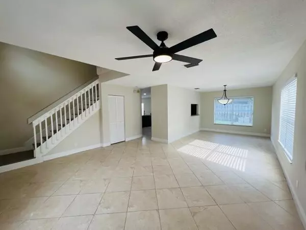 Boca Raton, FL 33498,10760 Lake Oak WAY