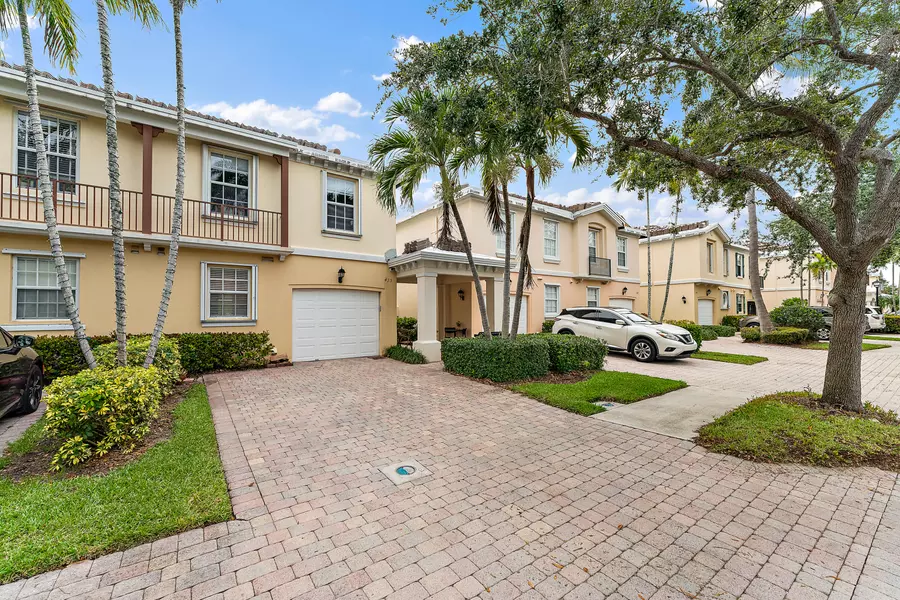 435 Capistrano DR, Palm Beach Gardens, FL 33410