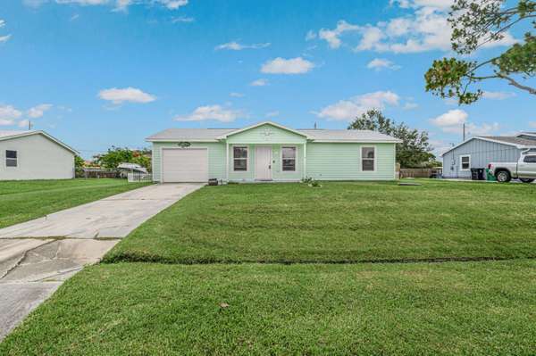 2273 SW Mount Vernon ST, Port Saint Lucie, FL 34953