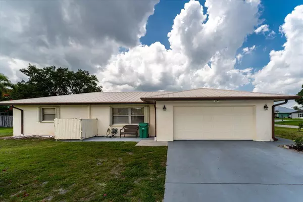 Port Saint Lucie, FL 34983,758 SE Hidden River DR