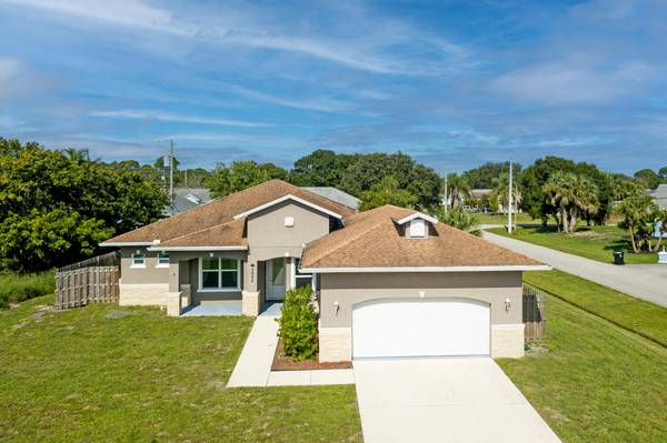 3902 SW Laffite ST, Port Saint Lucie, FL 34953