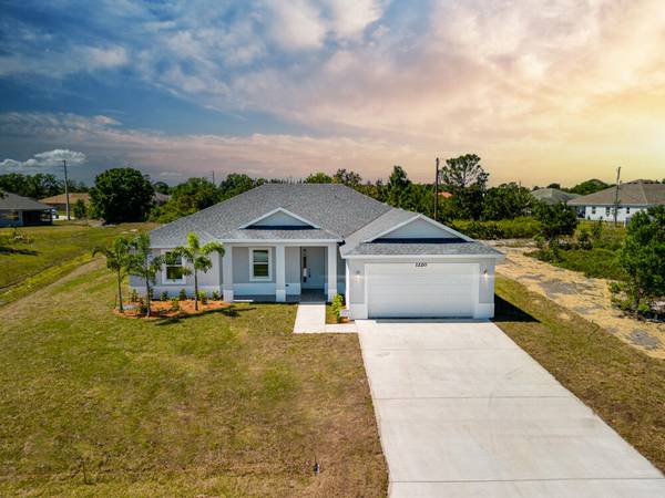 544 SW Carter AVE, Port Saint Lucie, FL 34953