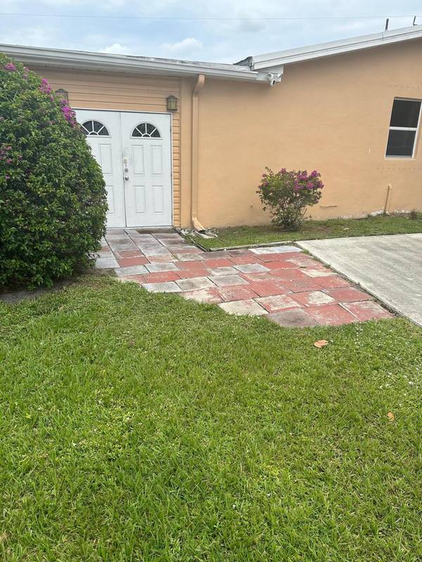 774 E Prima Vista BLVD, Port Saint Lucie, FL 34952