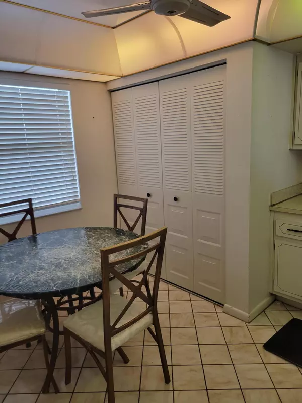 Margate, FL 33063,7664 NW 18th ST 406