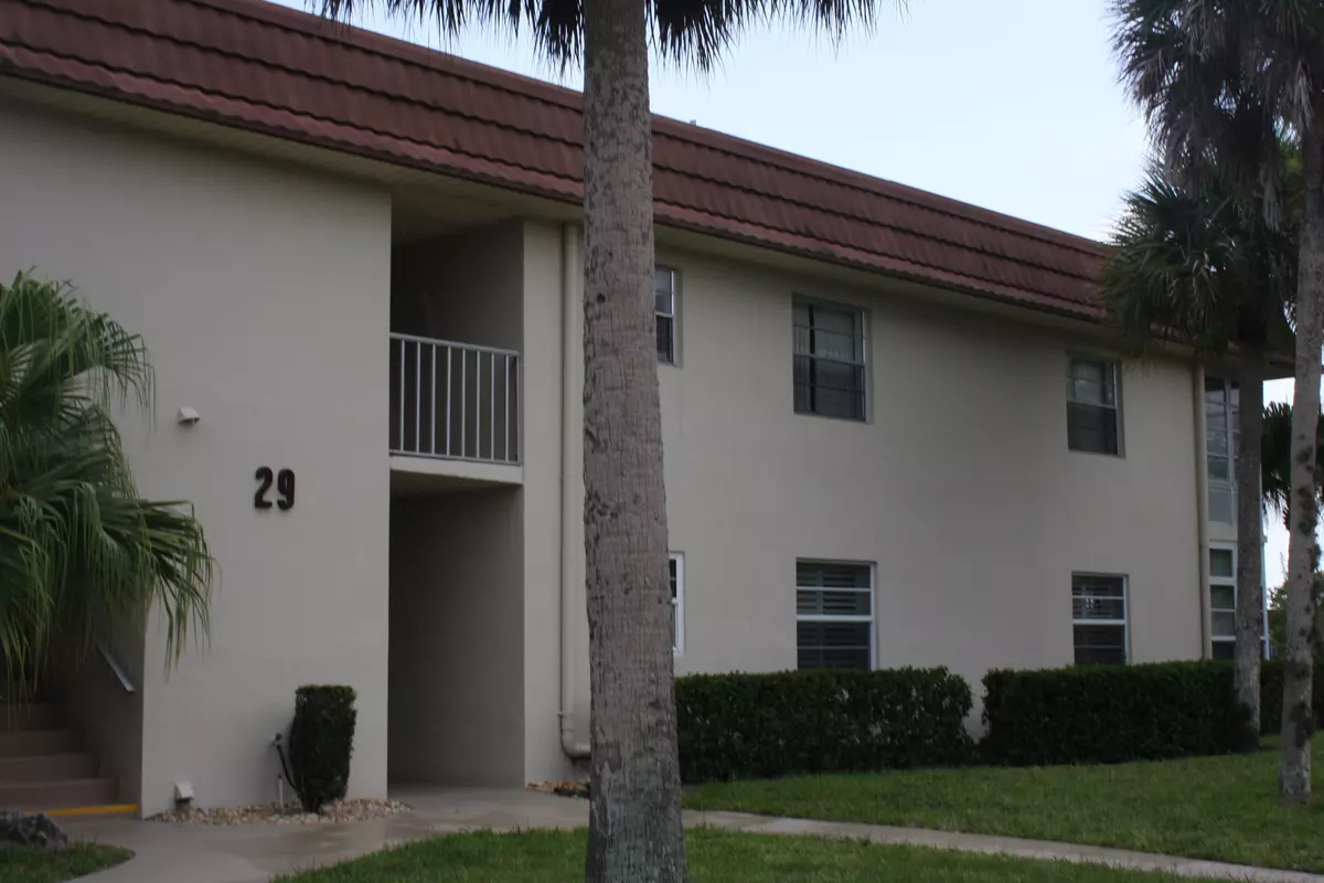 Vero Beach, FL 32962,29 Vista Gardens TRL Apt 201