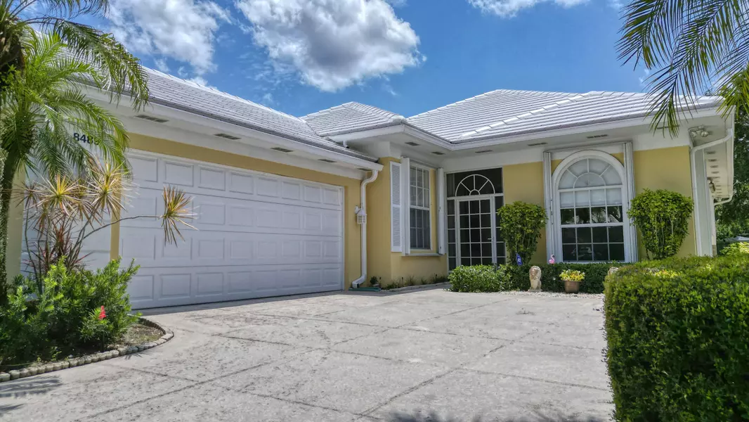 8489 Beaconhill RD, Palm Beach Gardens, FL 33410