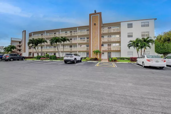 4089 Guildford E, Boca Raton, FL 33434