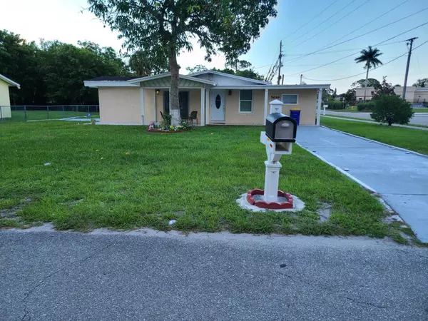 5699 SE 44th AVE, Stuart, FL 34997