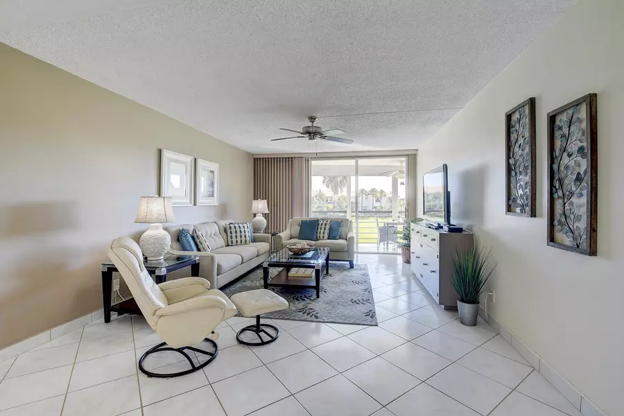 23279 Barwood LN 202, Boca Raton, FL 33428