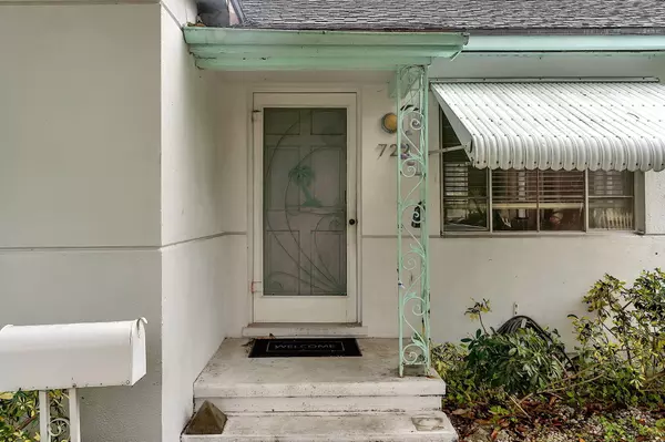 Lake Worth Beach, FL 33460,722 N L ST