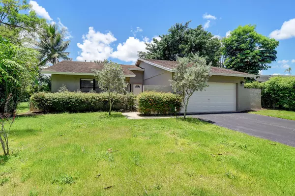 Boca Raton, FL 33496,9555 Saddlebrook DR