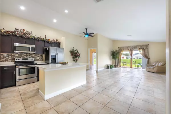 West Palm Beach, FL 33415,5261 Kim CT