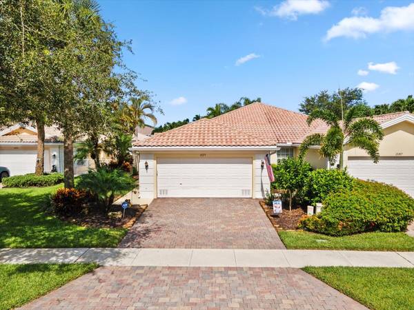 2071 Guadeloupe DR,  Wellington,  FL 33414