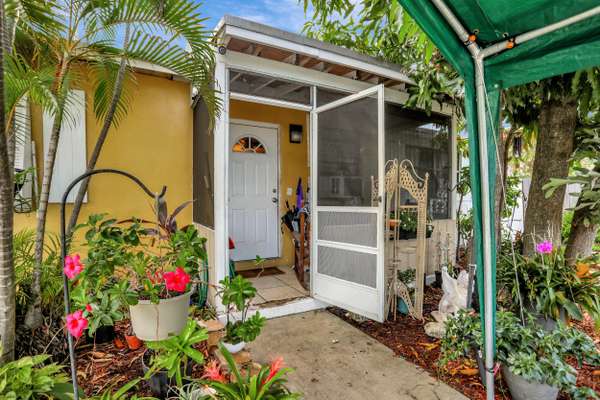 Pompano Beach, FL 33064,5349 NE 14th AVE