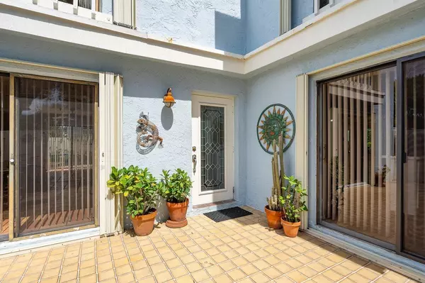 Delray Beach, FL 33483,1010 NE 8th AVE 39g