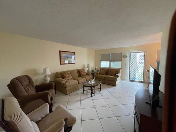 Boynton Beach, FL 33435,350 E Horizons 206