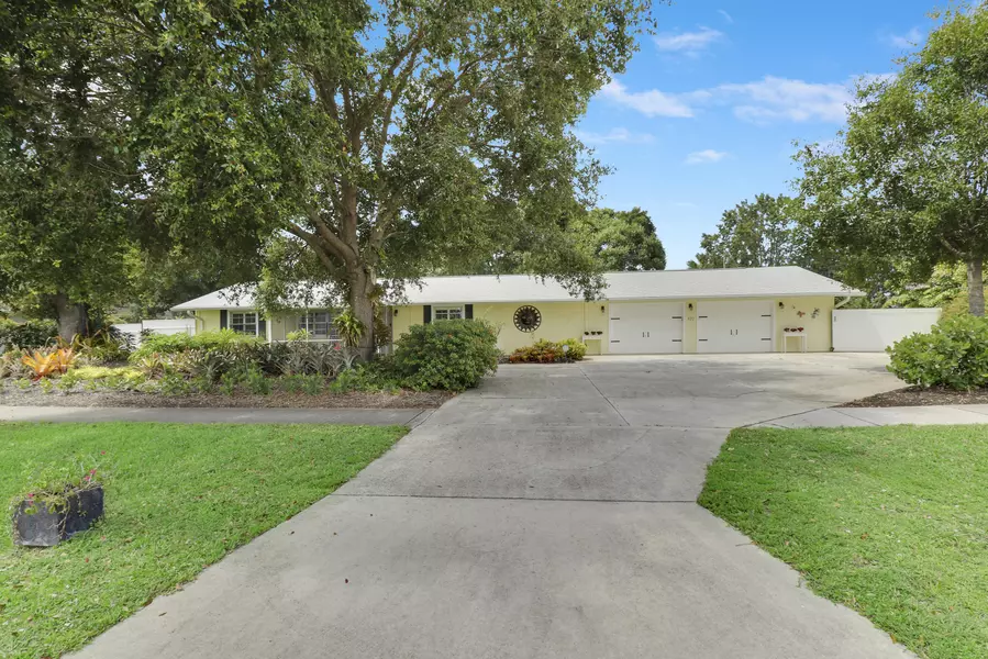 572 NW Floresta, Port Saint Lucie, FL 34983