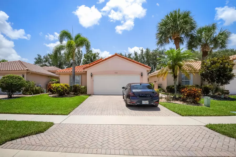 5166 Pelican Cove DR, Boynton Beach, FL 33437