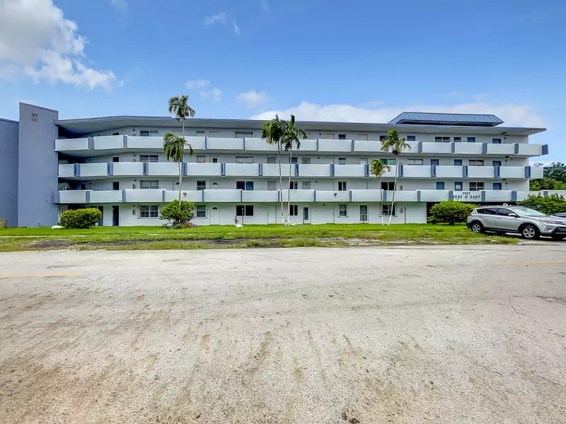 1101 NE 191st ST H206, Miami, FL 33179