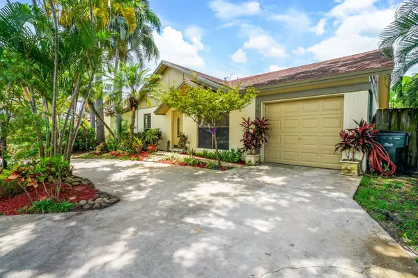 4633 Pine Grove DR, Delray Beach, FL 33445