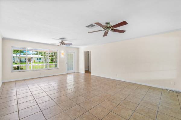 Delray Beach, FL 33444,112 Heather LN