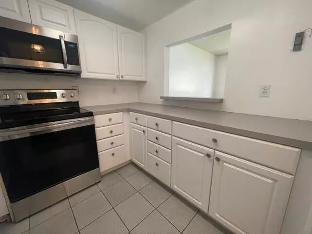 Palm Springs, FL 33461,600 Village Green CIR C-106
