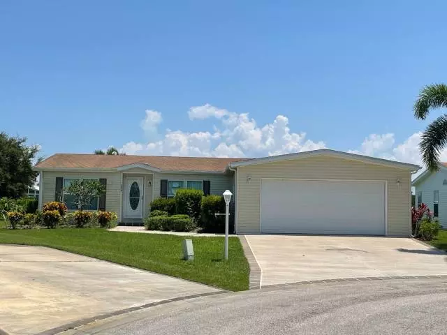 Port Saint Lucie, FL 34952,3272 Perigrine Falcon DR
