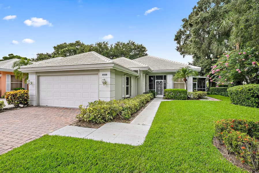 8508 Doverbrook DR, Palm Beach Gardens, FL 33410