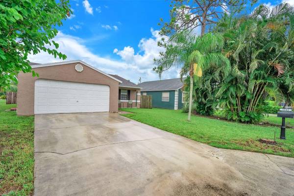 Stuart, FL 34997,5842 SE Pine DR