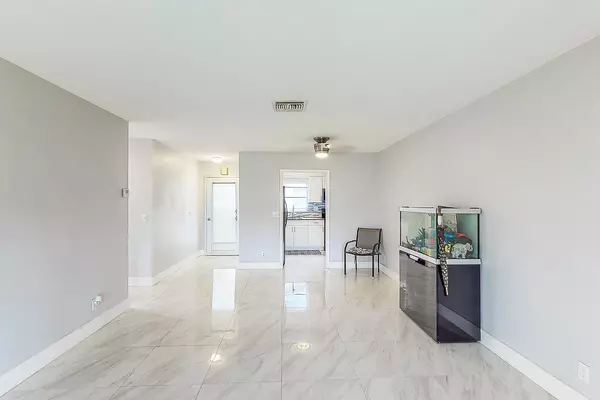 West Palm Beach, FL 33415,2667 E Dudley DR H
