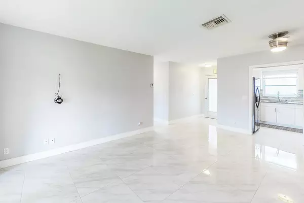 West Palm Beach, FL 33415,2667 E Dudley DR H