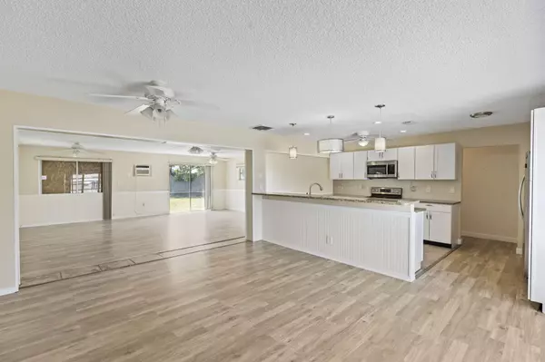 Port Saint Lucie, FL 34952,148 Riomar DR