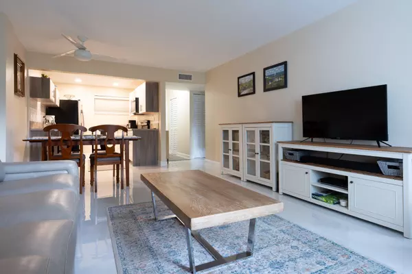 Lake Worth, FL 33461,2562 N Garden DR 109