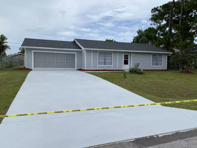 811 SE Walters TER, Port Saint Lucie, FL 34983